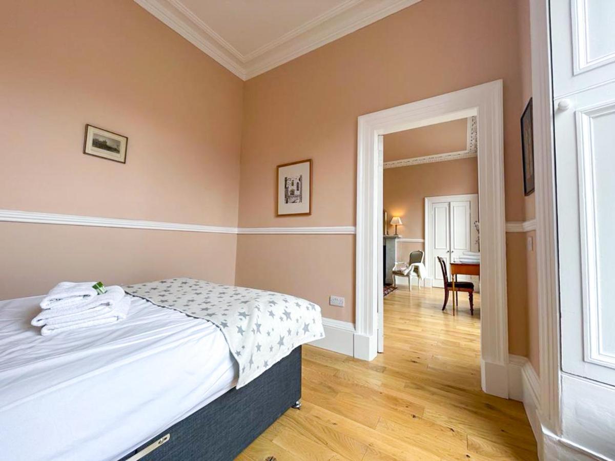 Remarkable 5Br Townhouse With Garden, Sleeps 12 Edinburgh Exterior photo